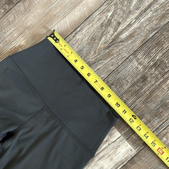 LULULEMON GREY LEGGINGS, SIZE 6 - Picture 6 of 10